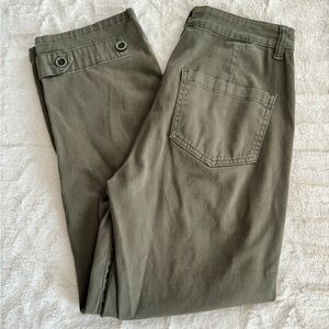 Time & Tru - Hunter Green Long Capri - Size 2